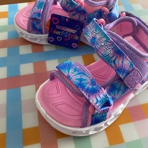 New with tags - Skechers heart light sandals  little girls size 8